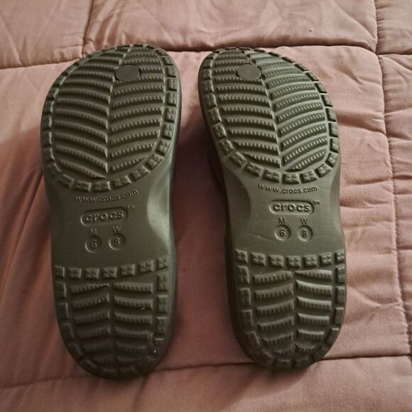 Crocs Flip Flops Women's 8 Black Croslite Lightweight Classic Logo Rubber Comfy - Picture 4 of 6